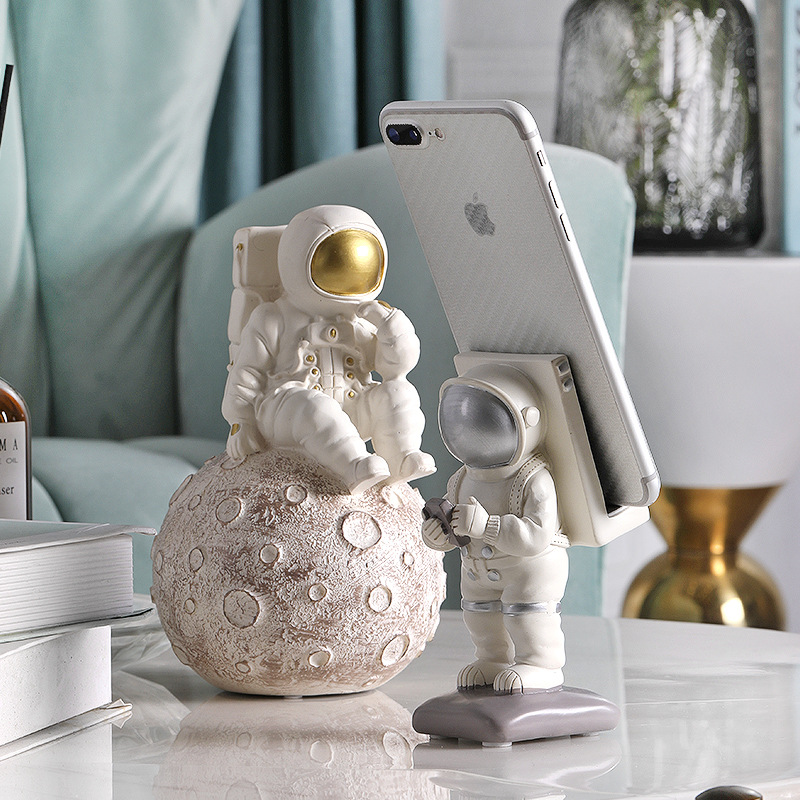 Europe Space Man Figure Astron - Phone Accessories Europe 评论和价格